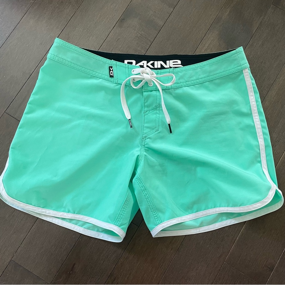 Dakine shorty board short